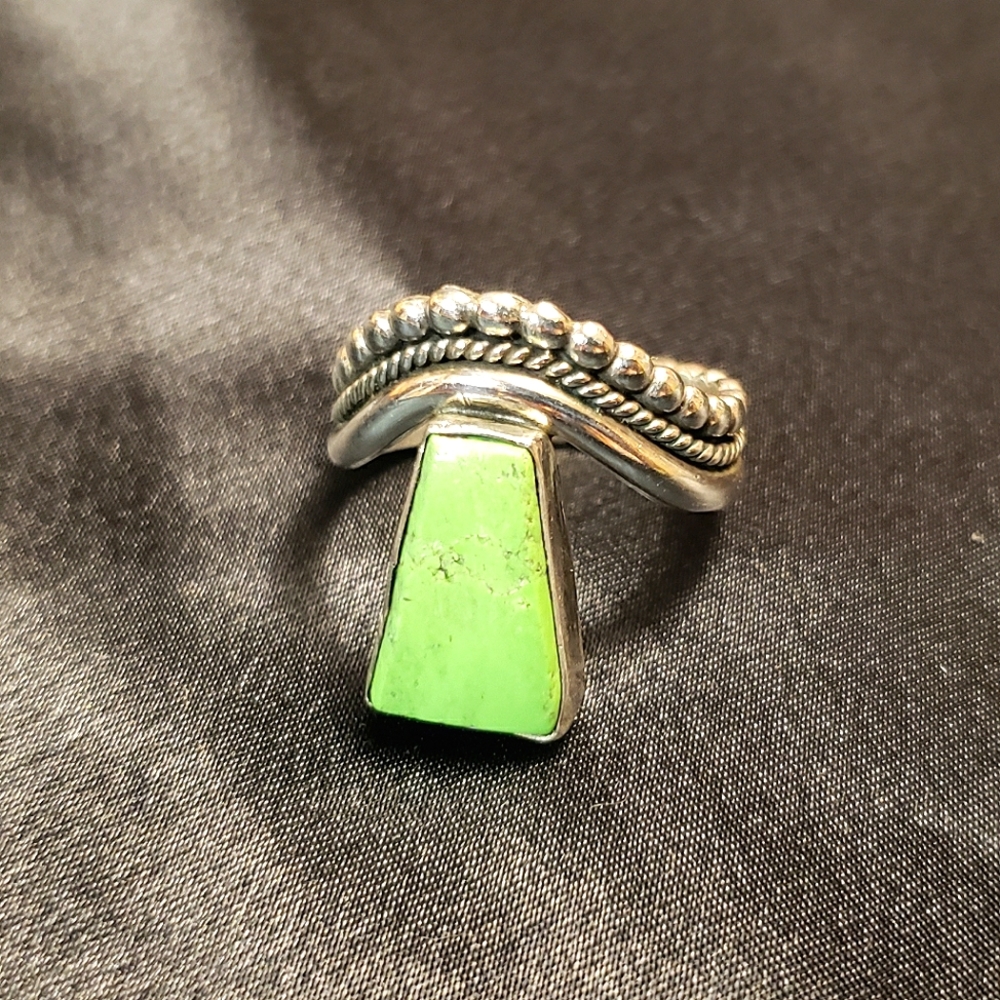Green Turquoise stone Ring - silver size 9
